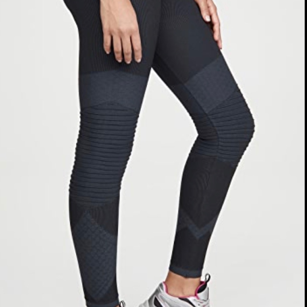 SPANX look at me now seamless motto leggings l